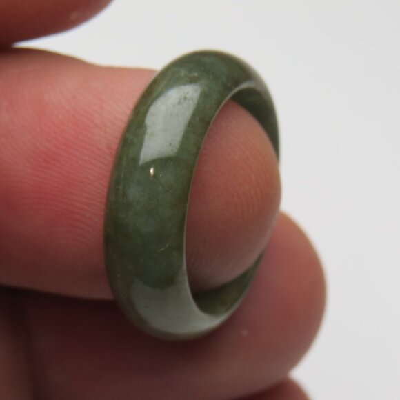 Natural Jade Ring Beautifuly Hand carved - Picture 3 of 3